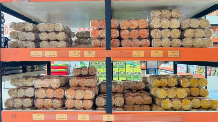 Harga Plastik Melonjak, Pengusaha Keripik Tempe Terpaksa Naikkan Harga Produk