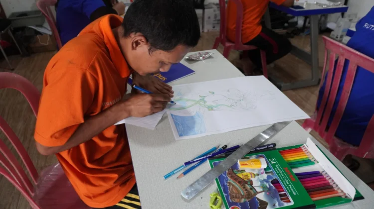 Meriahkan HBP ke 62, Rutan Bangil Ajak WBP Ikuti Lomba Menggambar