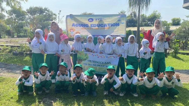Puluhan Siswa TK Muslimat NU 15 Asah Motorik lewat Tradisi