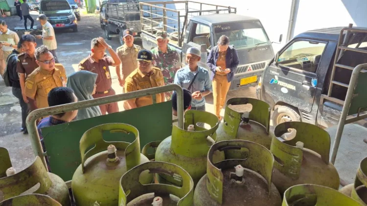 Atasi Kelangkaan, Bupati Probolinggo Imbau ASN Tidak Gunakan LPG 3 Kg