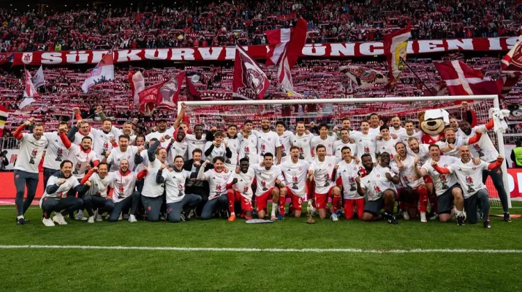 Rengkuh Gelar ke 34, Bayern Muenchen Berpeluang Raih Treble Winners