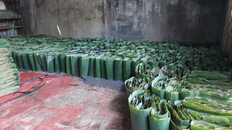 Lonjakan Harga Plastik, Penjualan Daun Pisang Naik 3 Kali Lipat