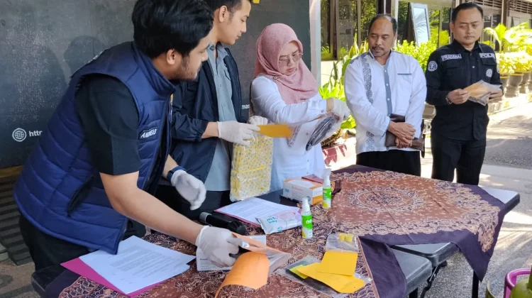 Polres Tangkap Tiga Pria asal Kromengan Malang, Oplos Elpiji Melon ke 12 Kg