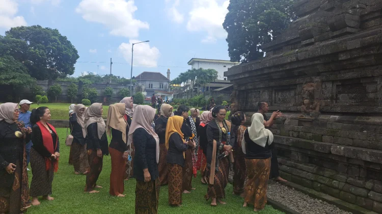Hari Kartini di Candi Kidal: Membaca Relief, Menyulam Makna Perjuangan Perempuan