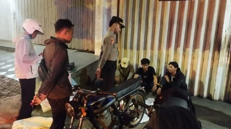Empat Pemuda Kepergok Curi Banner di Blitar