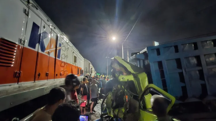 Truk Mogok di Perlintasan, Tertemper KA Dhoho di Blitar