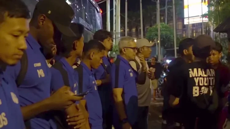 Akui Kendala Teknis, Manajemen Arema FC Minta Maaf kepada Aremania