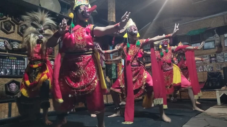 Hari Tari Sedunia, Polowijen Angkat Budaya Topeng Malang
