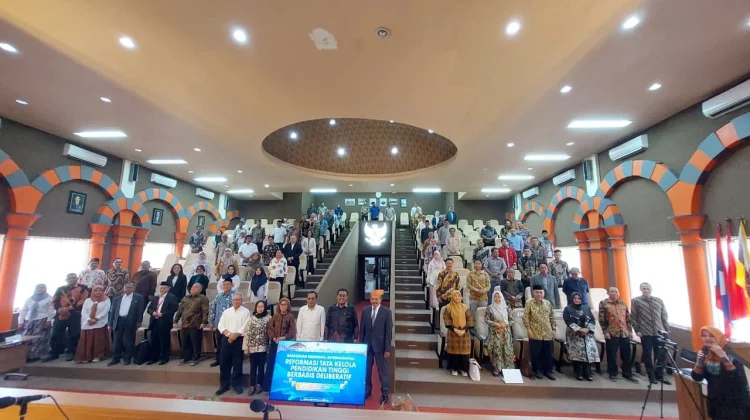 Puluhan Universitas Hadiri Sarasehan Reformasi Pendidikan Tinggi di FISIP UB