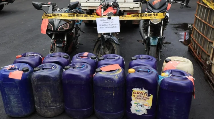 Polres Probolinggo Kota Bongkar Mafia BBM Subsidi, 5 Tersangka Diamankan