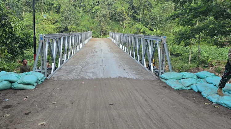 Jembatan Bailey di Lumbang Rampung, Akses Warga Negororejo Segera Normal