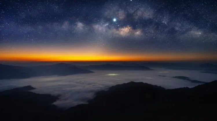 Tips Sederhana Menikmati Fenomena Langit Indah Selama Mei