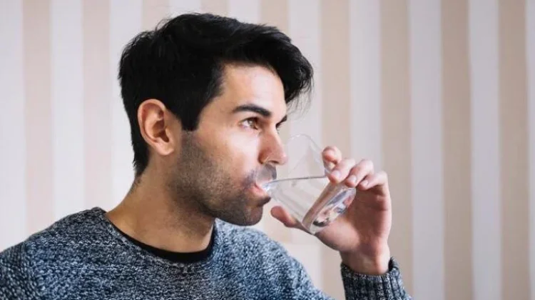 Kurang Minum Air Bisa Ganggu Fokus dan Pengaruhi Kesehatan Mental
