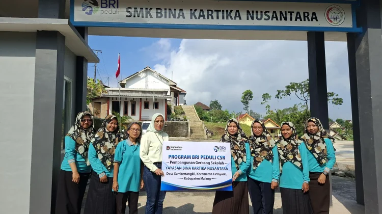 SMK di Tirtoyudo Malang Terima Bantuan Pembangunan Gerbang Rp100 Juta
