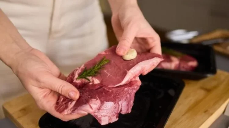 Tips Sehat Konsumsi Daging Kurban agar Tetap Aman bagi Tubuh