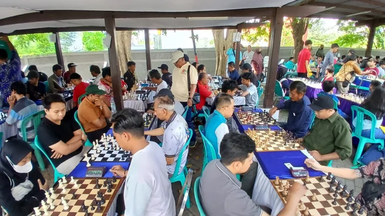 Ketua DPRD Kabupaten Pasuruan, Samsul Hidayat Buka Open Chess Tournament 2026
