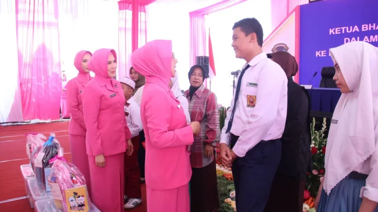 Pembinaan Organisasi, Ketua Bhayangkari Jatim, Ny Dewi Avianto Kunjungi Pasuruan