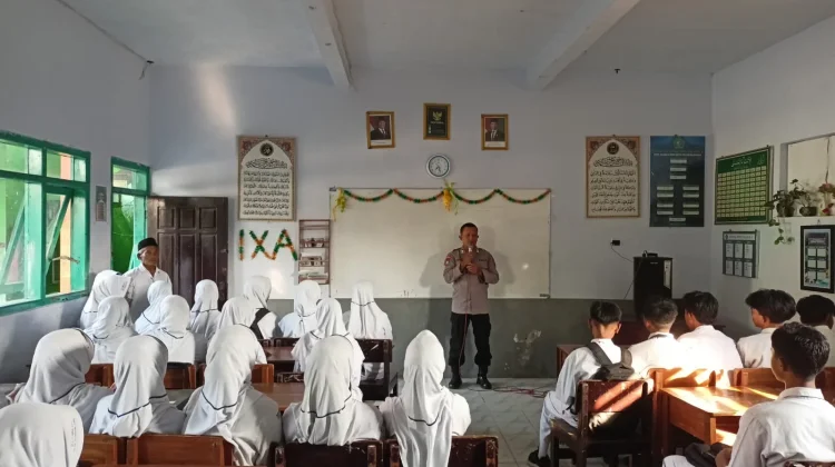 Tegakkan Disiplin sejak Dini, Polisi Masuk Sekolah