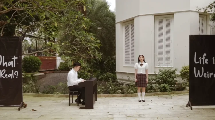 James Leo Rilis “LIFE’S WEIRD”, Balada Reflektif tentang Hidup