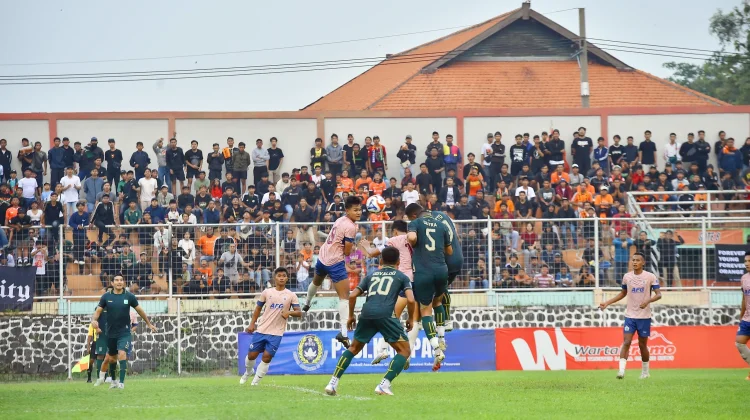 Friendly Match, Persekabpas Tundukkan Persik Kediri 2-1