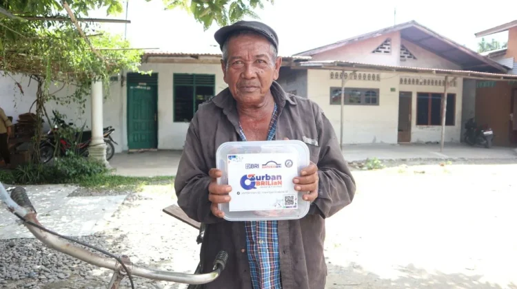 BRI Malang Serahkan 82 Sapi dan 630 Kambing pada Iduladha 1447 H