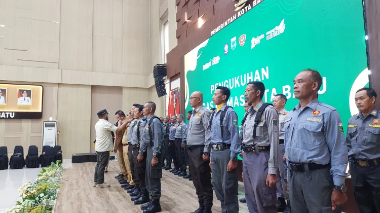 Plt Wali Kota Batu Kukuhkan Pengurus Satgas Linmas