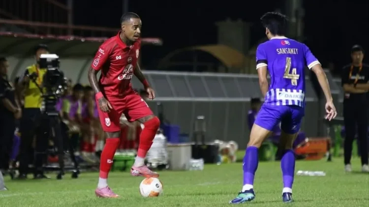 Top Assist asal Brasil Eks Liga Thailand Ini Kepergok Follow Manajer Bisnis Arema