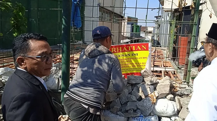 Pembangunan di Atas Sungai Jalan Semeru Dihentikan sementara