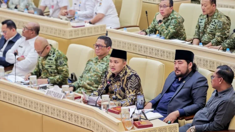 Bupati Rusdi Tegaskan Terus Perjuangkan Warga Lekok Sampai Ada Kepastian Hukum