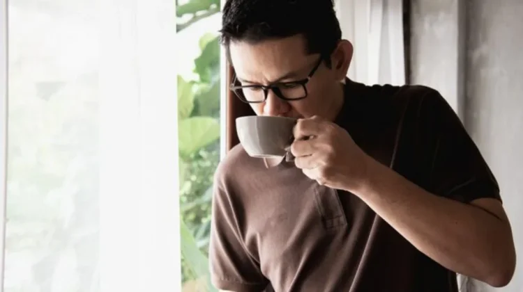 Ketahui Waktu Terbaik Minum Kopi agar Tidur Tetap Nyenyak