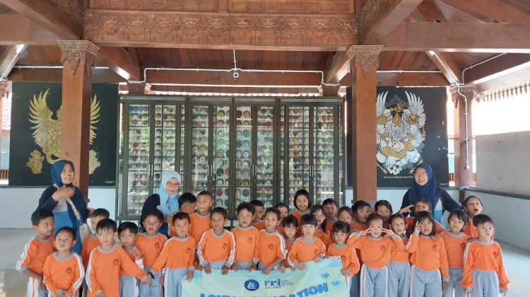 Serunya Siswa TK Dharma Wanita BLKI Singosari Belajar Sejarah di Museum Singosari