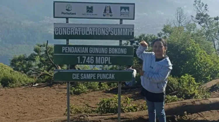 Siswi Kelas 3 SD Capai Puncak Gunung Bokong, Ayah Tanamkan Mental Pantang Menyerah