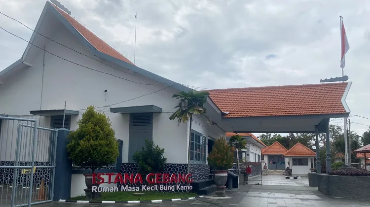 Destinasi Liburan Sekolah, Wisata Sejarah ke Istana Gebang Blitar