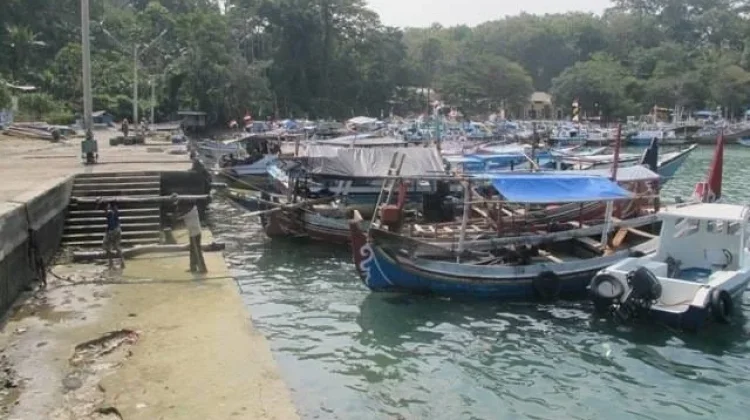 Hujan di tengah Kemarau Sebabkan Belum Normalnya Musim Ikan