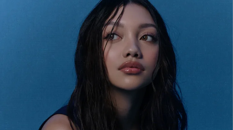 Naura Ayu Tuangkan Kisah Hidup dalam Album Cerita Penuh Cahaya