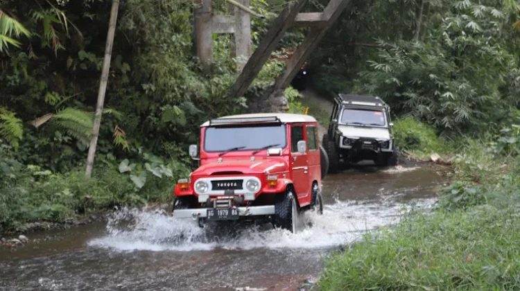 Ajang Offroad Ponpes Al-Aziz Dampit Jelajah Trek 45 Kilometer