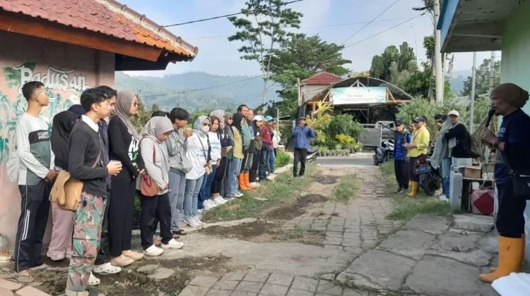 Hari Lingkungan Hidup 2026, Ratusan Relawan Bersihkan Sungai dan Sumber Air
