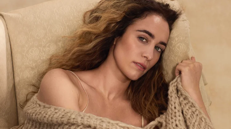 Dari Kehilangan, Chloe Stroll Temukan Ketenangan dalam “You’re OK”