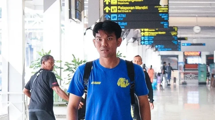 Aktivitas Cuci Gudang Arema FC Berlanjut, Bek Anwar Rifai Resmi Dilepas