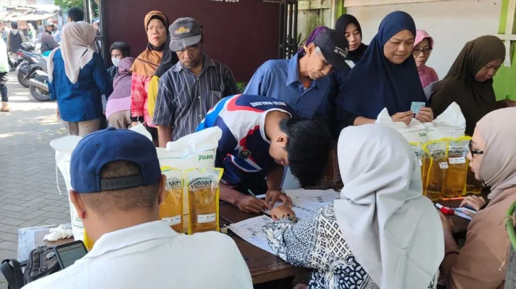 BULOG Malang Salurkan 1.154 Ton Beras dan 230 Ribu Liter Minyak Goreng