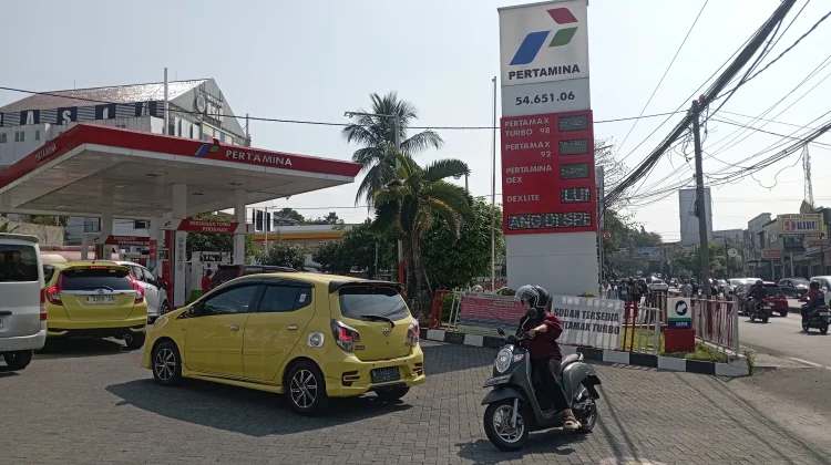 Kenaikan Harga Pertamax Tekan Pengemudi Ojol di Malang, Banyak Beralih ke Pertalit