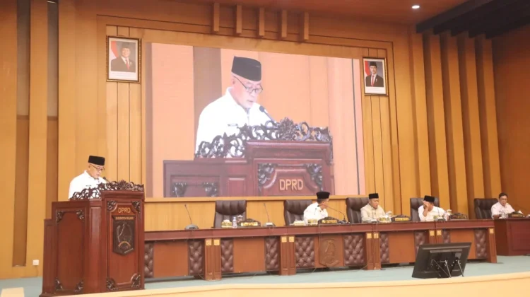 Pemkab Malang Serahkan Raperda Pertanggungjawaban APBD 2025 pada DPRD