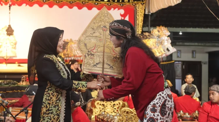Bersih Desa dan Sedekah Bumi Desa Glanggang Pakisaji Malang Semarak