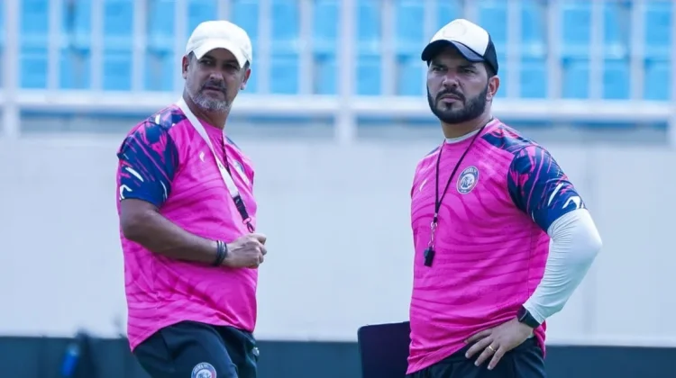 Resmi, Marcos Santos Kembali Pimpin Skuad Arema FC, Andre Caldas Asisten