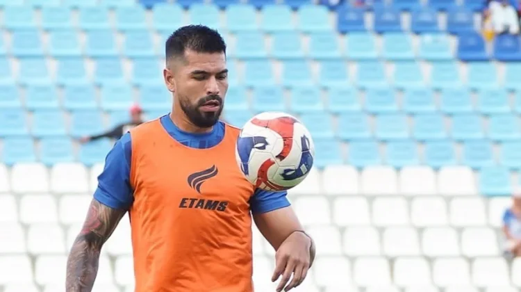 Arema FC Pertahankan Julian Guevara, Betinho dan Matheus Blade