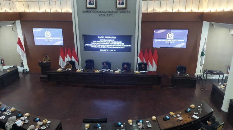 Rapat Paripurna, Wali Kota Batu Paparkan Capaian Pendapatan Daerah 2025