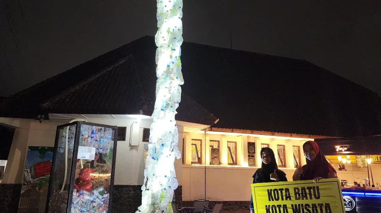 Instalasi Seni dari Sampah Plastik jadi Daya Tarik Batu Greenation Fest 2026