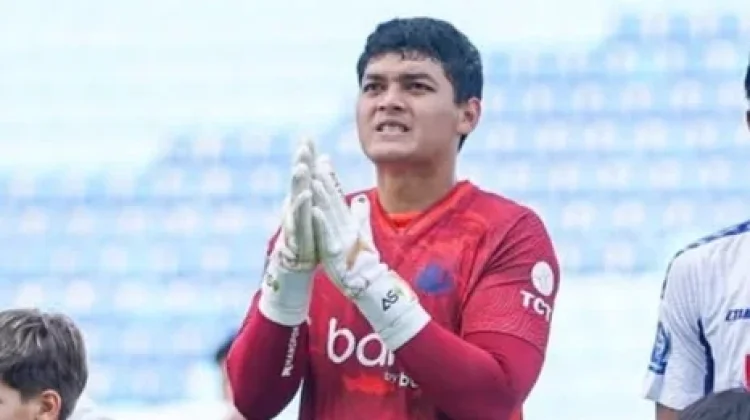 Arema FC Pertahankan Adi Satryo dan Gianluca