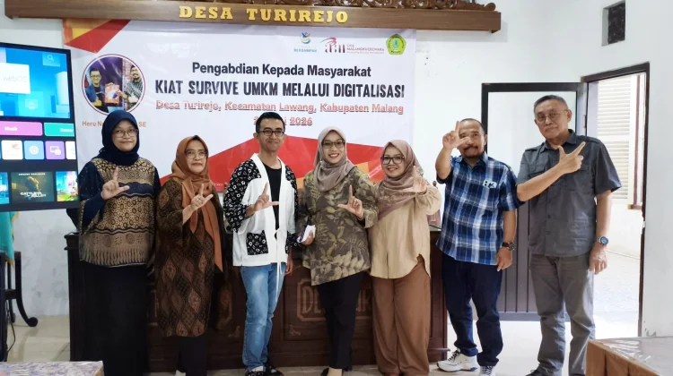 STIE Malangkuçeçwara Bekali Puluhan UMKM Desa Turirejo Bertahan lewat Digitalisa