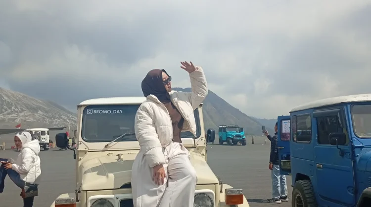 Pengunjung Bromo Meningkat, BB TNBTS Ingatkan Pengunjung Jaga Savana